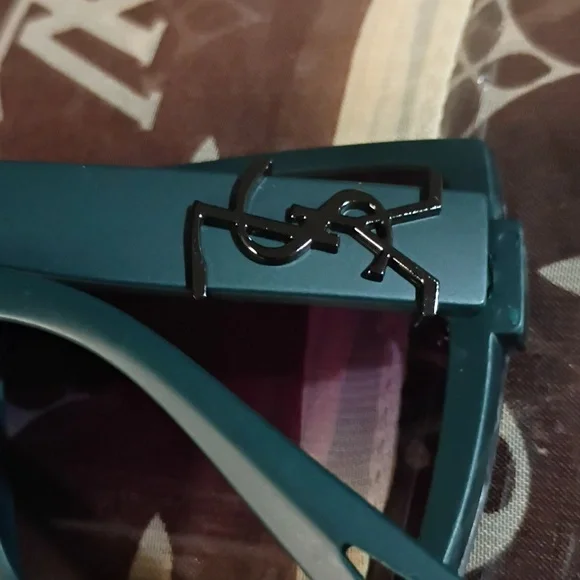 Source Unknown Black and Gold Square Sunglasses Bundle - Picture 9 of 13